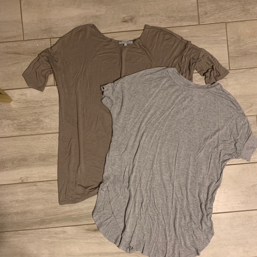 Drop sleeve style women’s shirts size S/XS; lot
